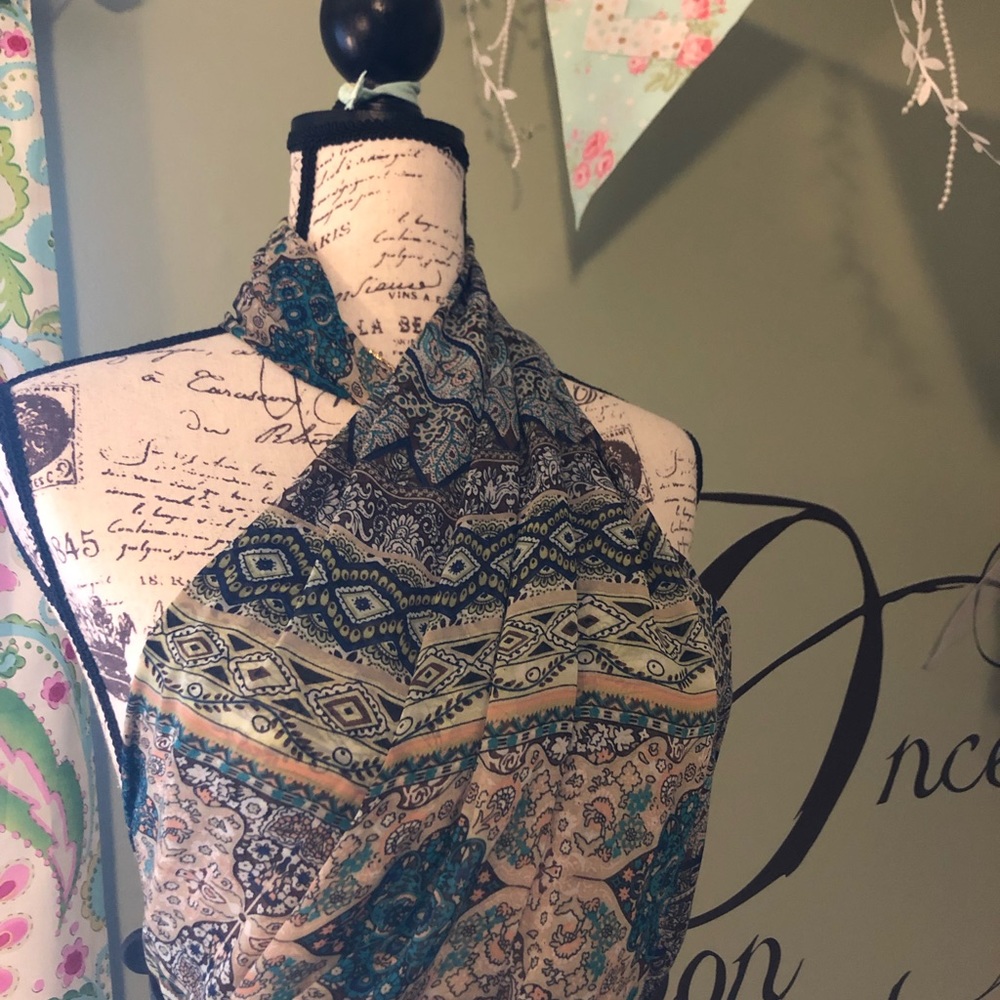 Scarf/wrap OS - Picture 2 of 8